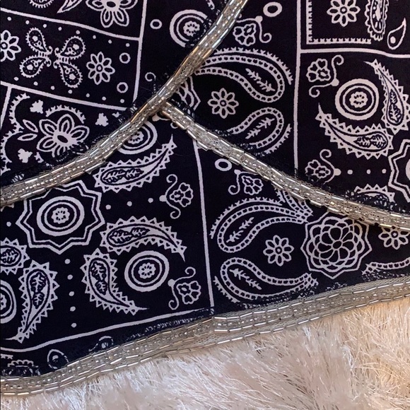 Francesca’s Beaded, Tassle-Tie Shorts. - Picture 4 of 6